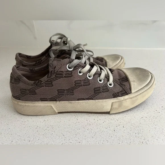 Balenciaga | Shoes | Sold Balenciaga Paris Low Top Sneaker Balenciaga | Shoes | Sold Balenciaga Paris Low Top Sneaker